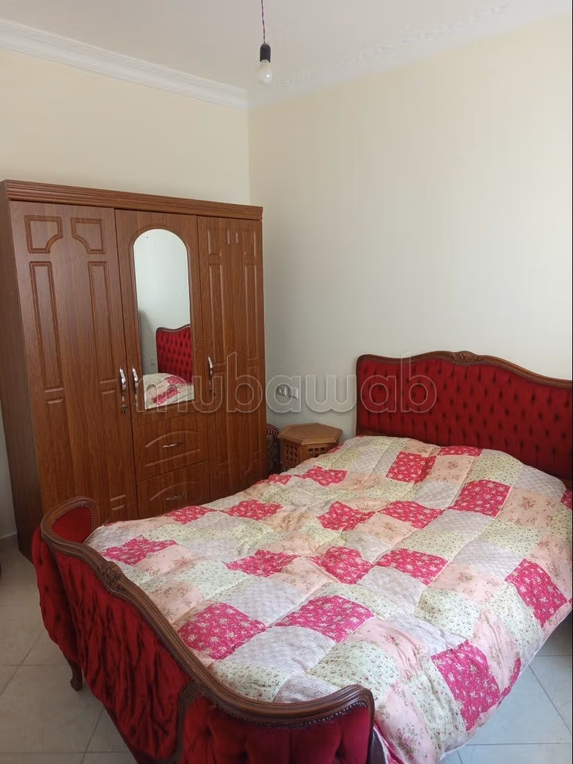 Appartement à vendre à Oued Laou. 
2 belles chambres. 
Bien meublé