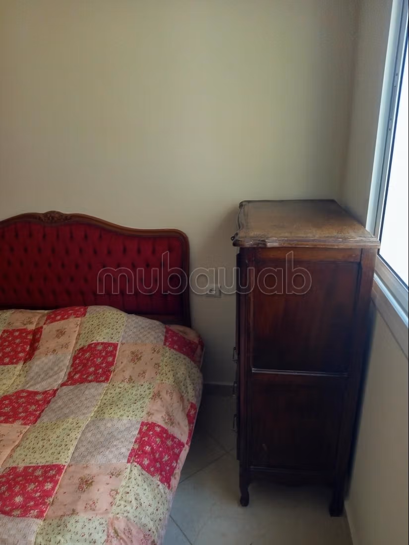 Appartement à vendre à Oued Laou. 
2 belles chambres. 
Bien meublé