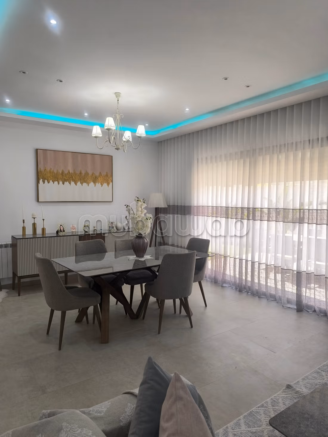 Villa de luxe à louer à Cité Les Pins. Superficie 500 m². Porte blindée, sécurité