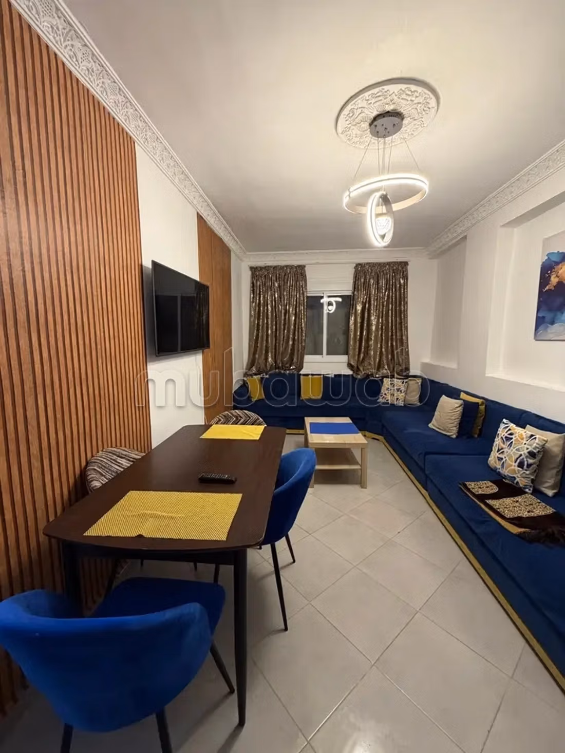 Appartement à louer à Bouchouaf. 
2 chambres. 
Bien meublé