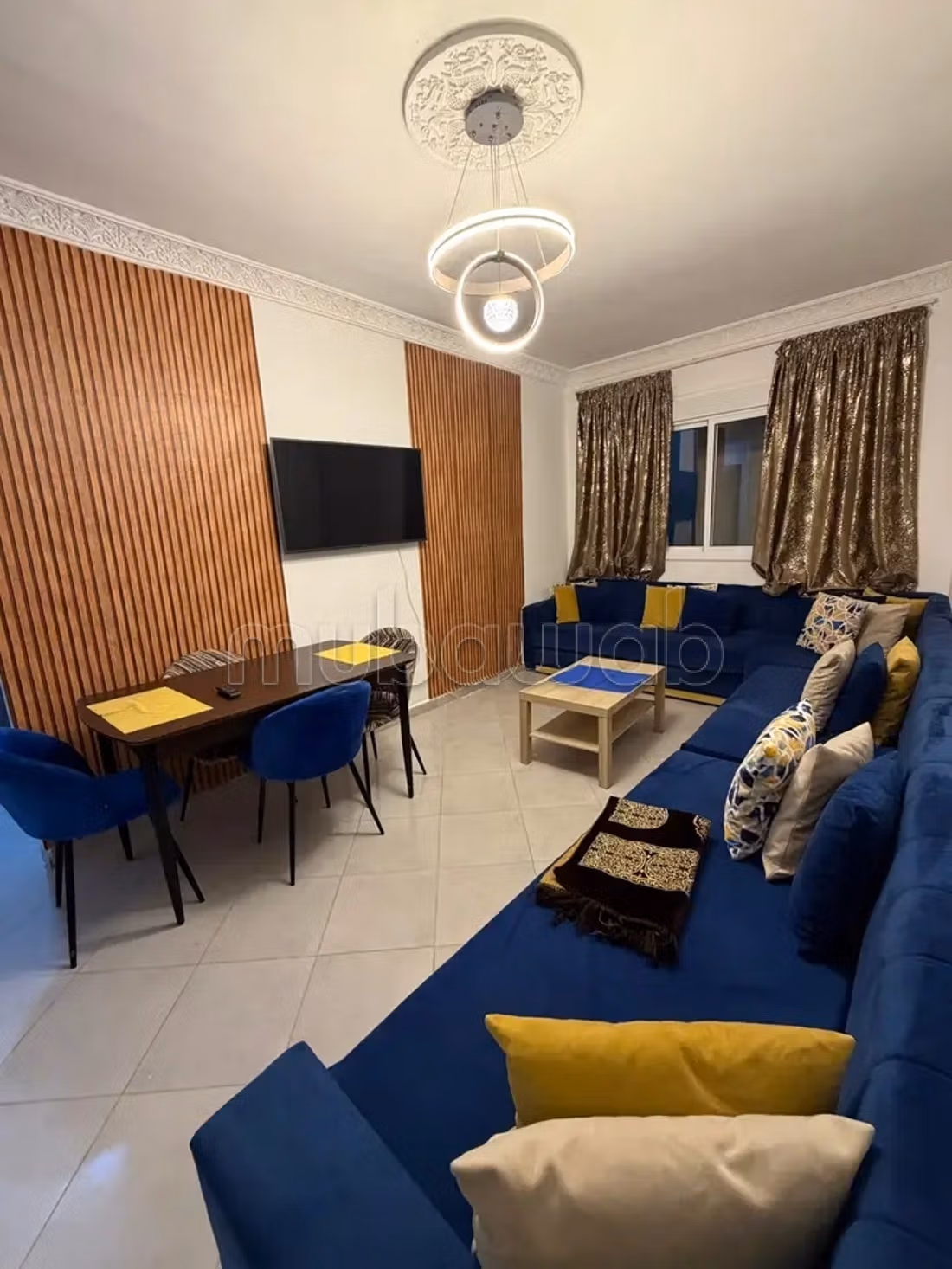 Appartement à louer à Bouchouaf. 
2 chambres. 
Bien meublé — 3