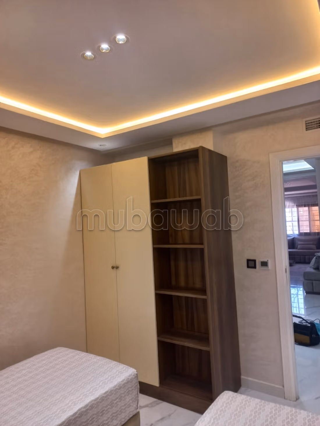 Bel appartement en location à Bouchouaf. 
2 chambres agréables. 
Meublé — 6
