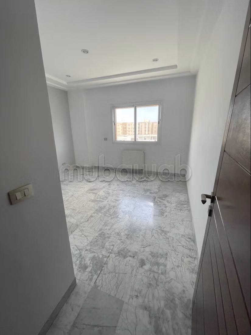 À louer un grand appartement s3 jardin de Carthage