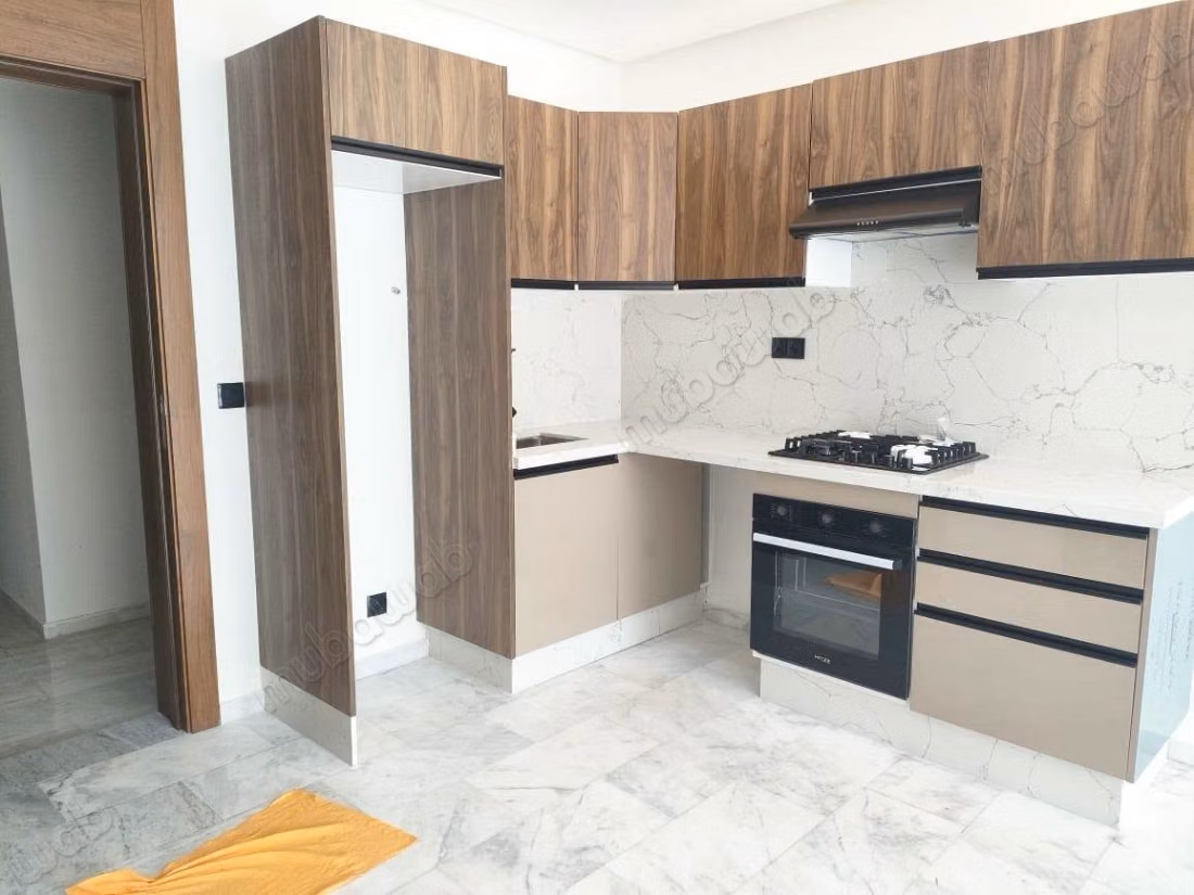 Studio vide 50m² Palmier 
TRAM 6300 Dh