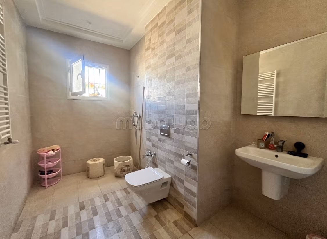 In vendita a Sidi Hamed una villa S4