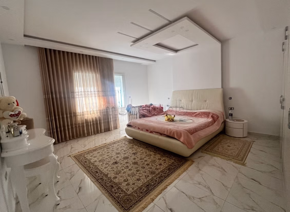 In vendita a Sidi Hamed una villa S4
