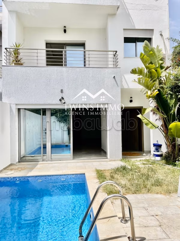 Triplex avec piscine à Gammarth