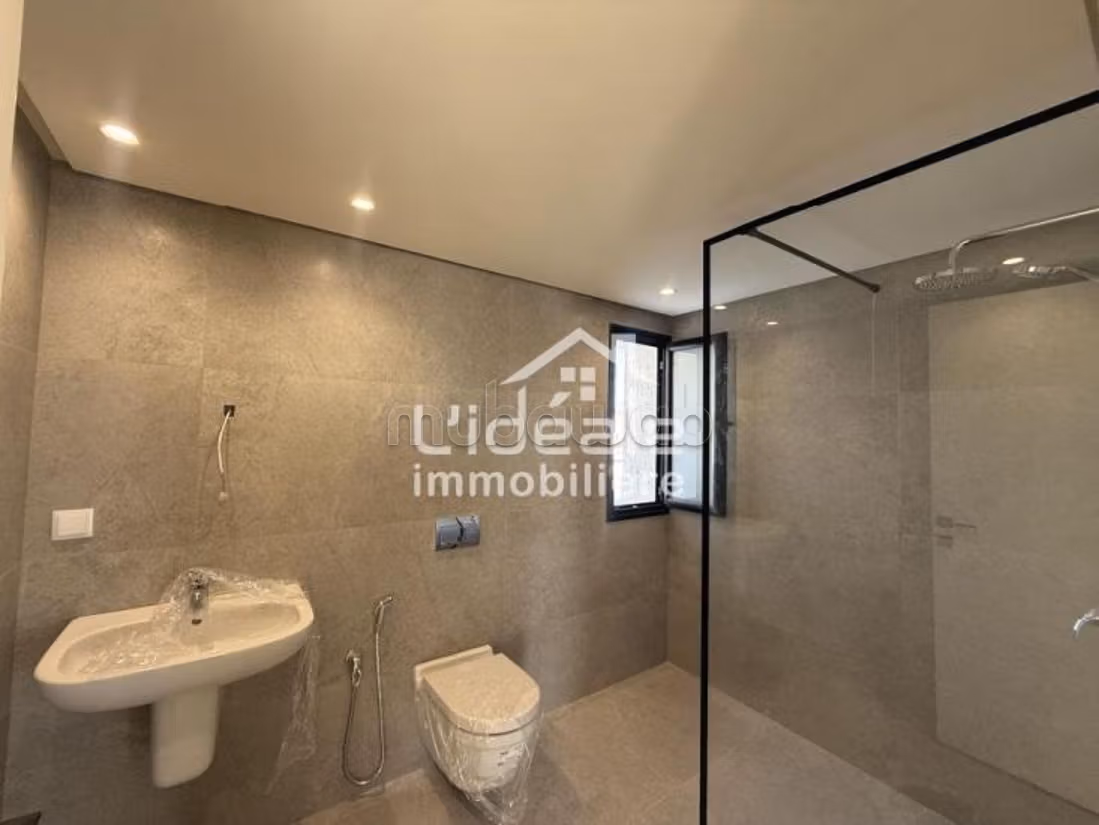 À louer à l’année – Penthouse à Hammamet Centre