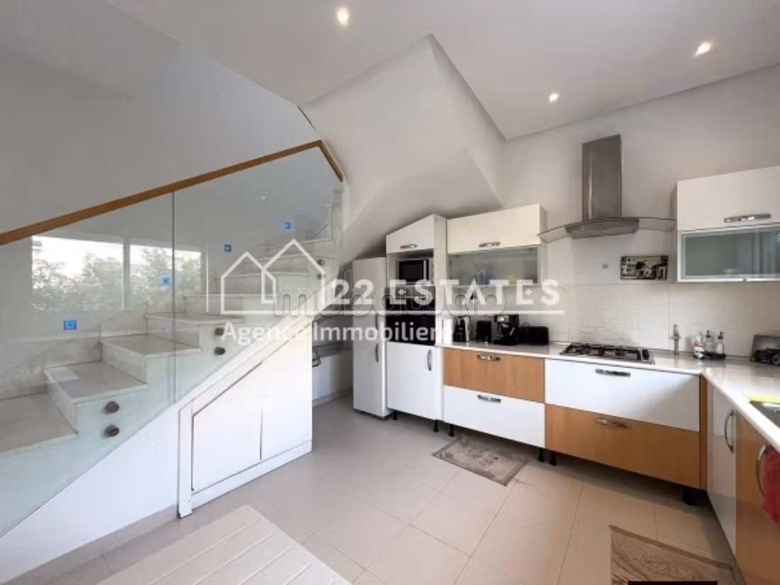 Duplex S4 arredato con piscina a Cartagine