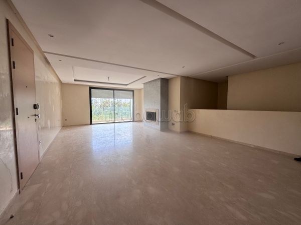 Duplex en location à Riyad. 3 belles chambres. Terrasse et ascenseur