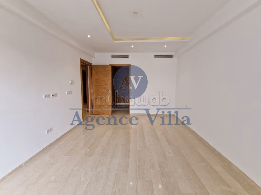 Appartement spacieux a la marsa plage