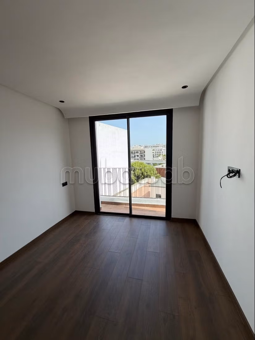 Premium studio without facing