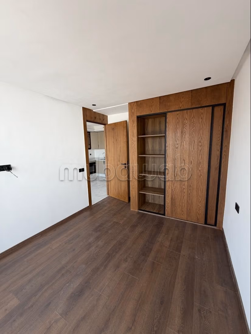 Premium studio without facing