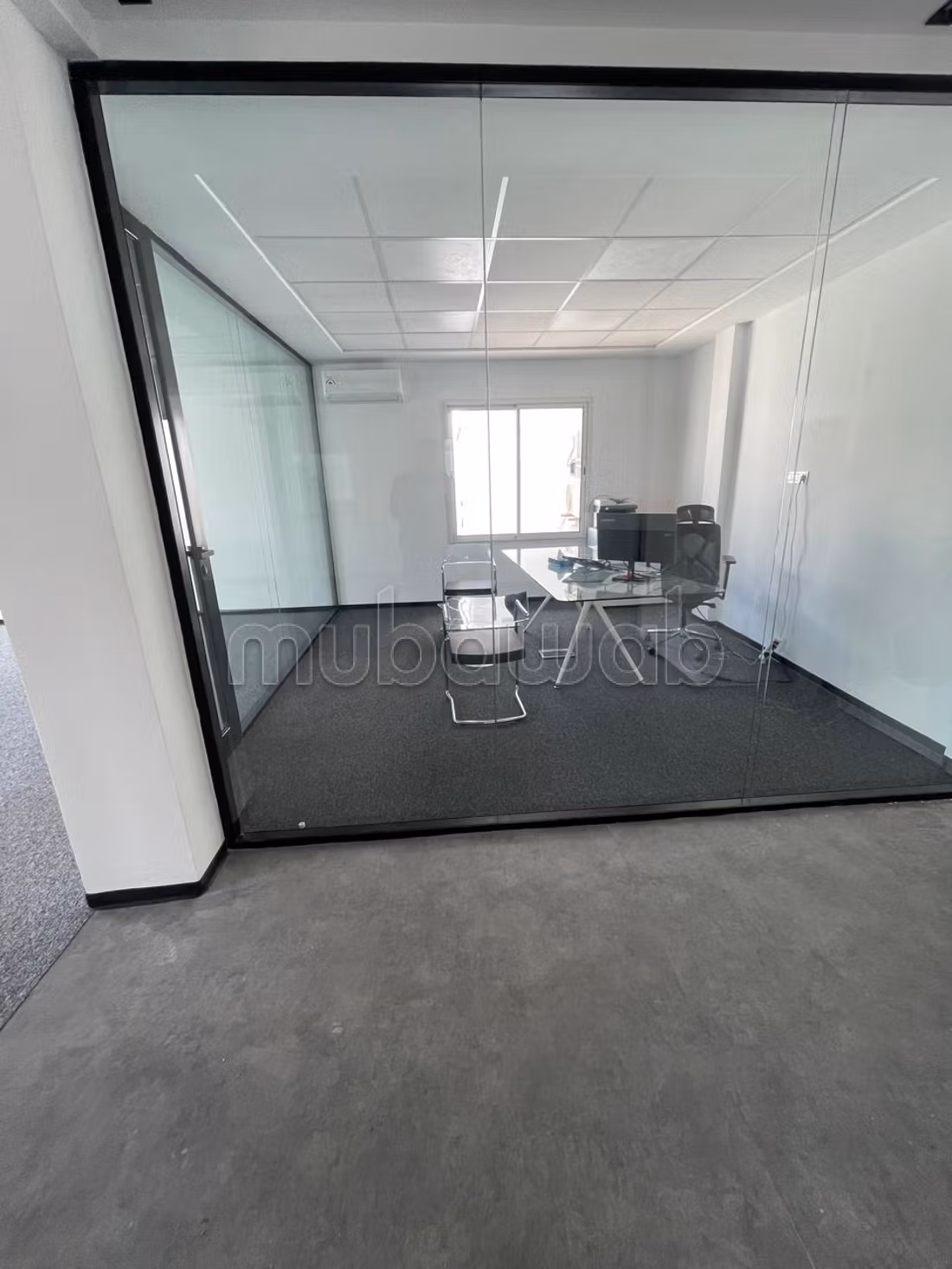 Bureau H4 location aux berges du Lac 1