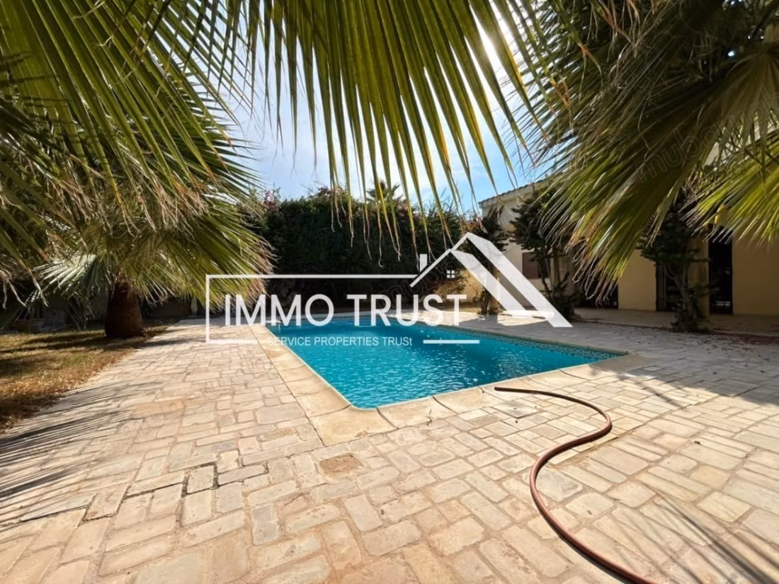 Single-storey Villa S4 with pool in La Soukra