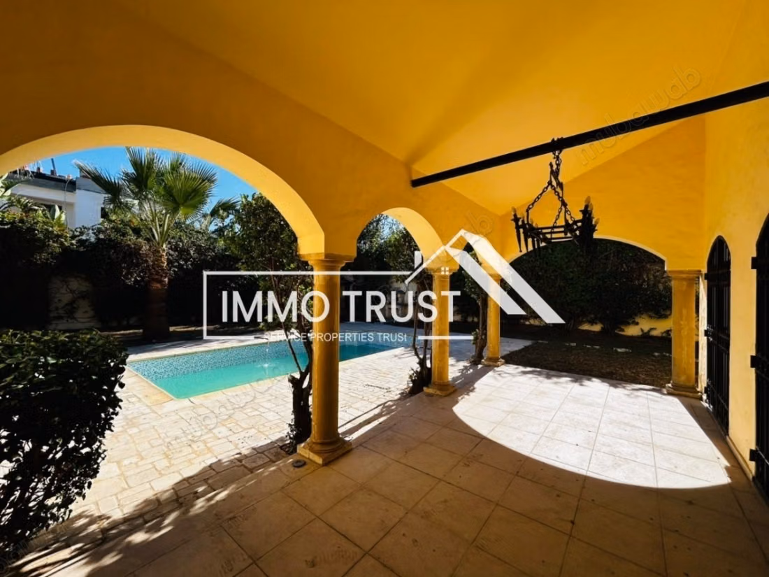 Villa unifamiliare S4 con piscina a La Soukra