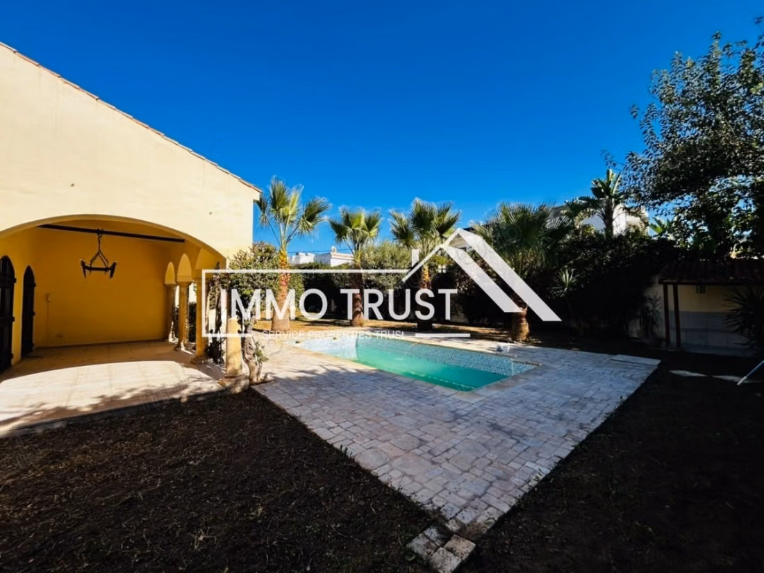 Villa unifamiliare S4 con piscina a La Soukra