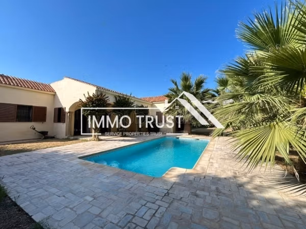 Villa a un piano S4 con piscina a La Soukra