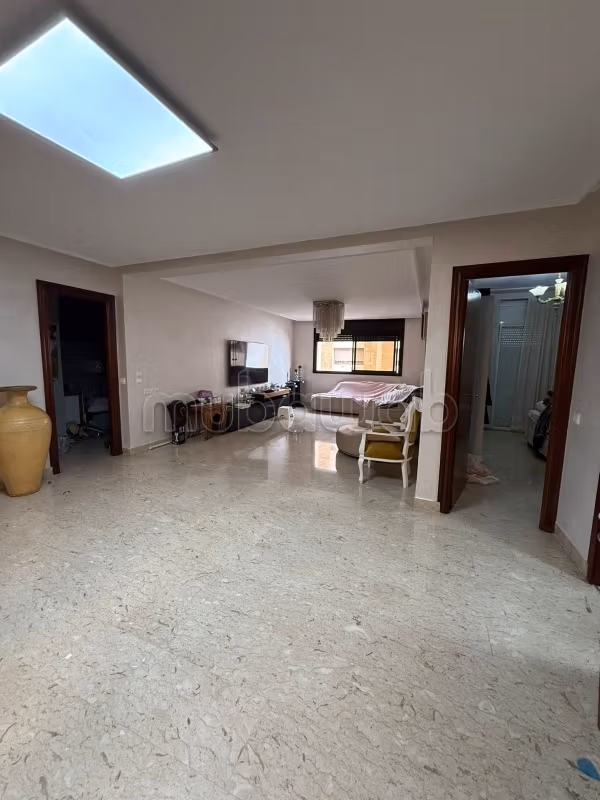 À vendre Bel appartement
4 chambres Rénové de 133 m²
Agdal
