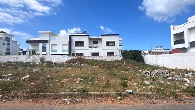 Terrain loti pour villa en R1 
avec sous sol