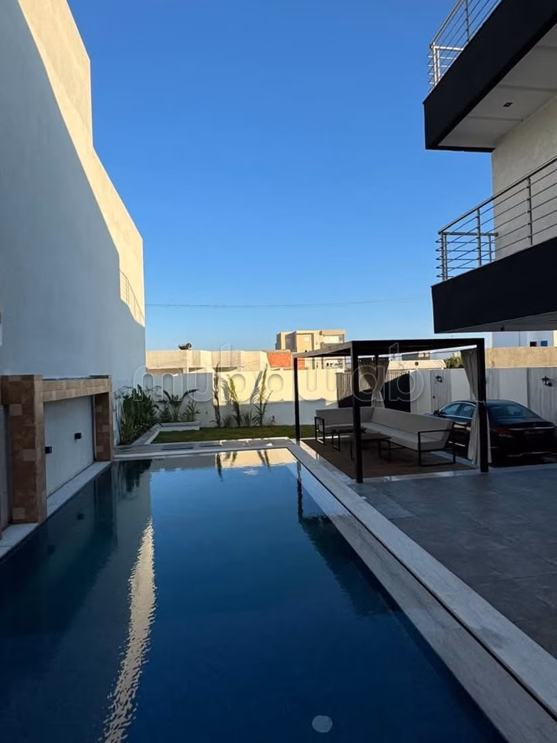Villa de standing à louer pour vos vacances. 3 chambres agréables. Piscine, climatisation