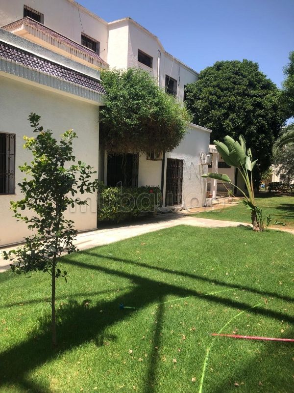 À vendre une villa fesant le coin mutuelle ville