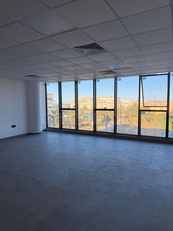 BUSINESS OPPORTUNITY Premium Office for Rent