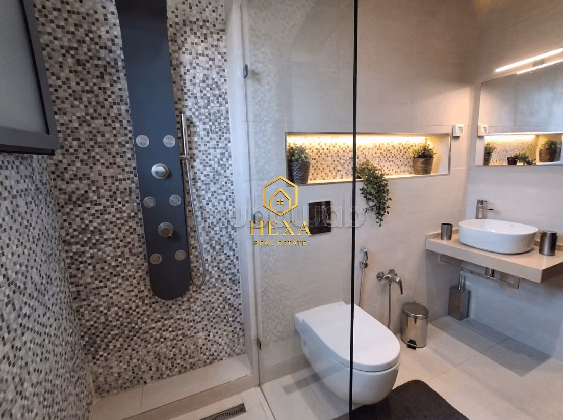 Villa S4 VUOTA o Arredata con giardino a Gammarth