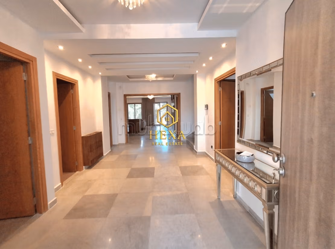 Villa S4 VUOTA o Arredata con giardino a Gammarth