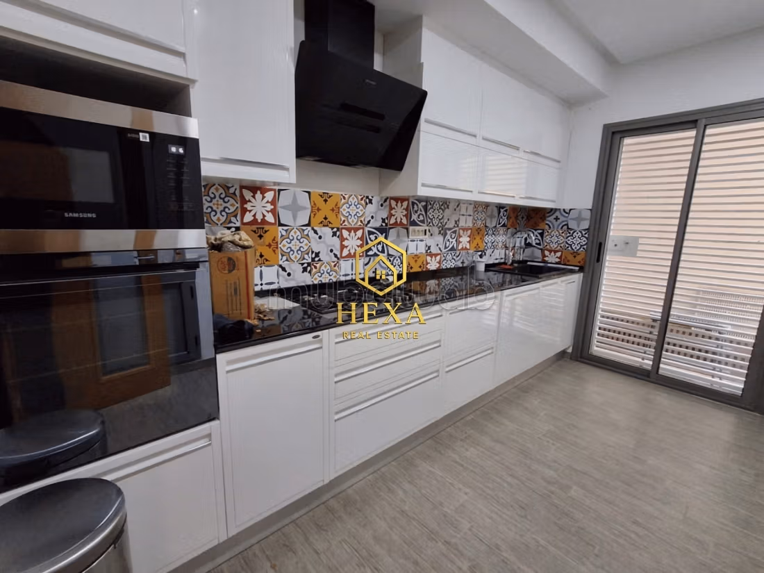 Villa S4 VUOTA o Arredata con giardino a Gammarth