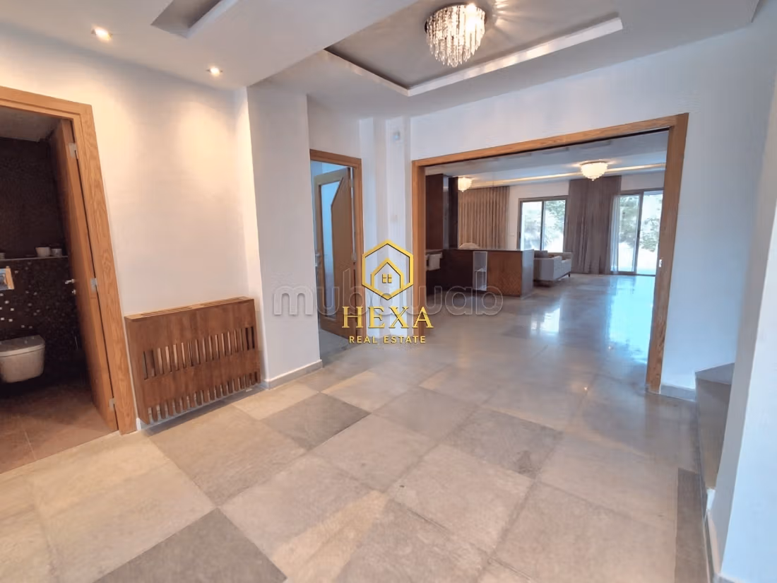 Villa S4 VUOTA o Arredata con giardino a Gammarth