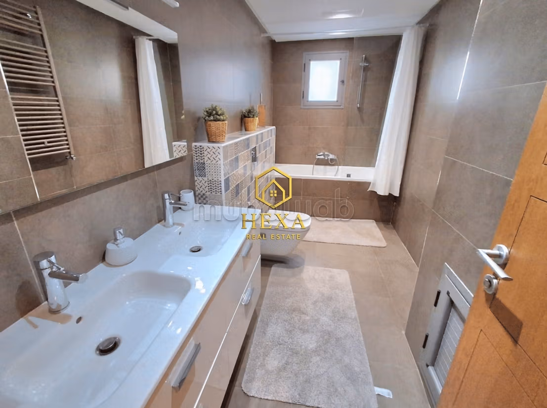 Villa S4 VUOTA o Arredata con giardino a Gammarth