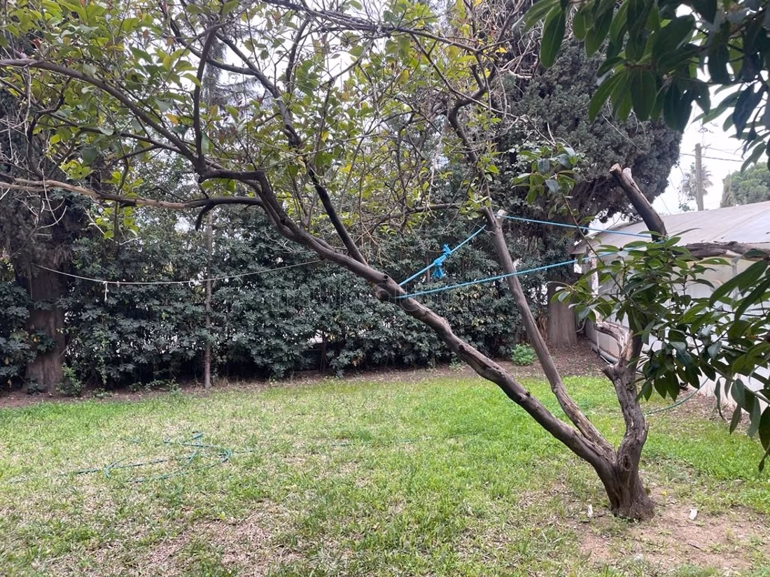 Vente villa angle de 2 rues a el menzah 1