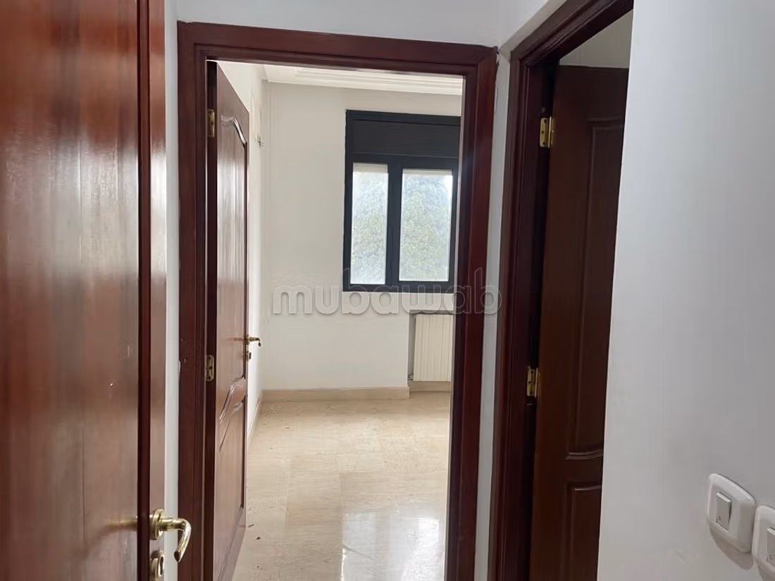 Vente villa angle de 2 rues a el menzah 1