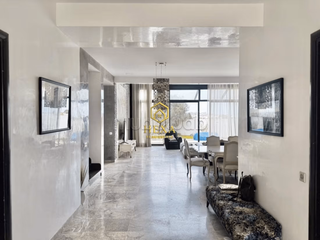 Villa moderna S4 con piscina a La Marsa
