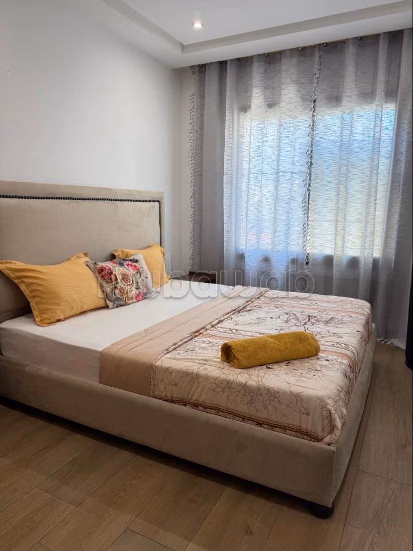 Studio con terrazza nei giardini di Cartagine