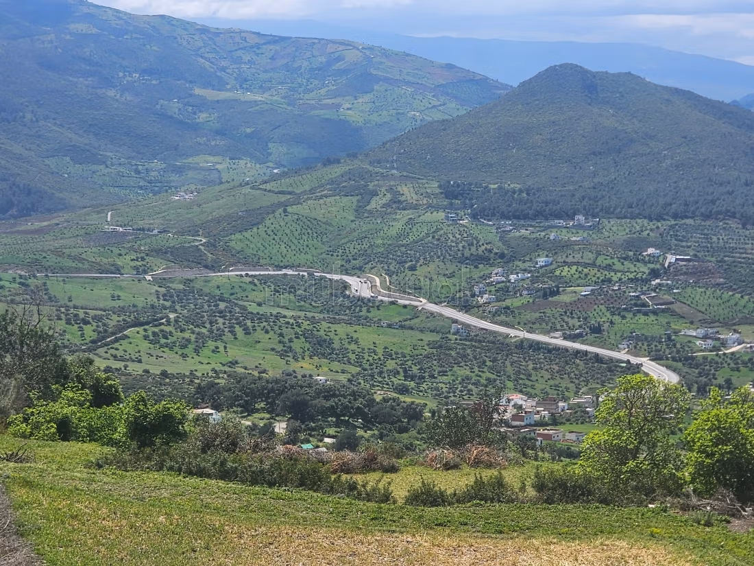 Villa à vendre avec vue exceptionnelle sur le Barrage Chérif Idrissi 
a Zinat Tétouan