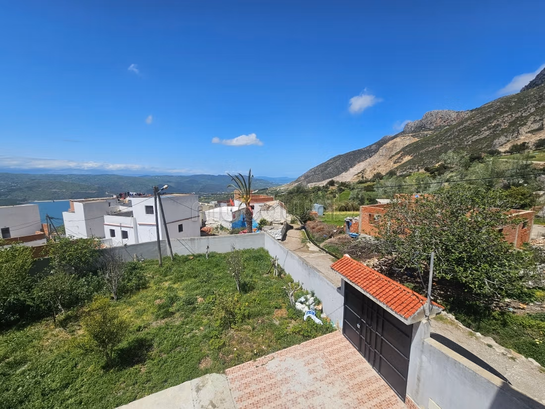 Villa à vendre avec vue exceptionnelle sur le Barrage Chérif Idrissi 
a Zinat Tétouan
