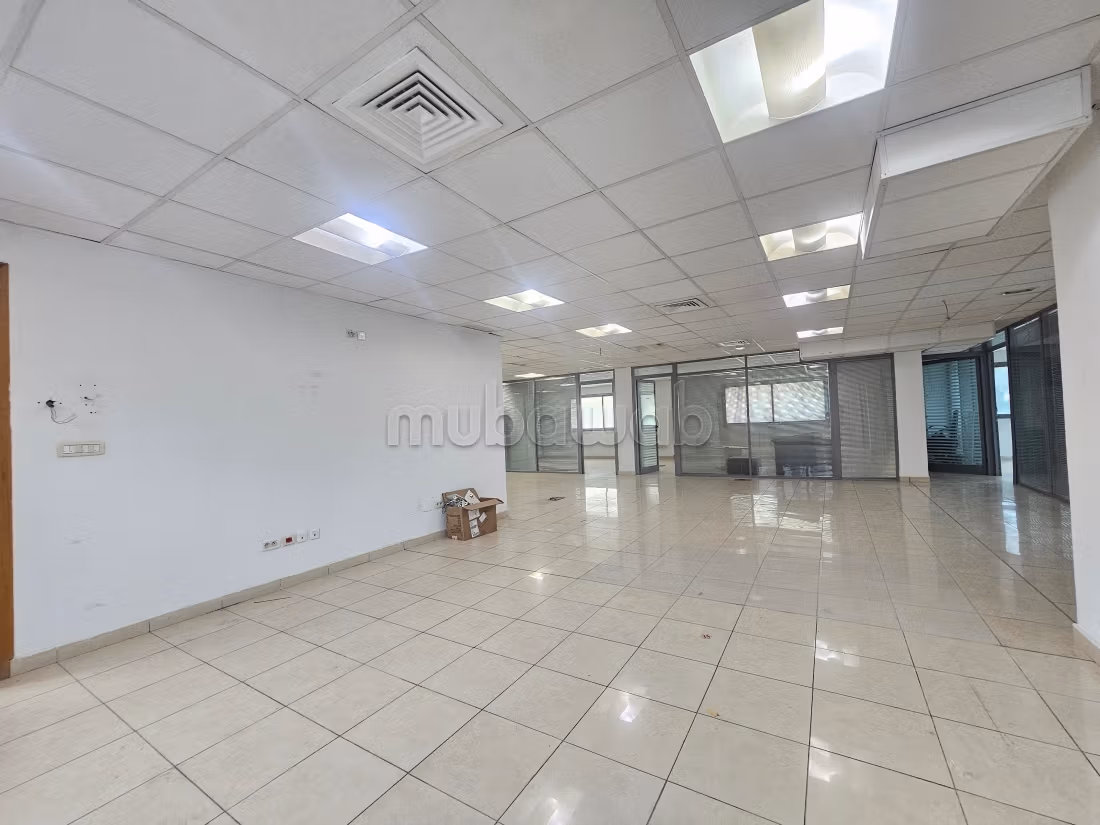 Ufficio in affitto di 280 m² al lago 3