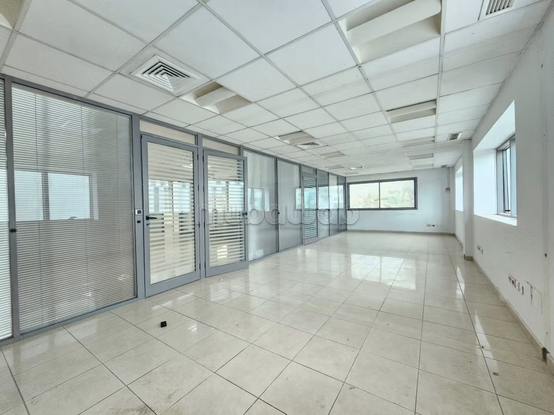 Ufficio in affitto di 280 m² al lago 3
