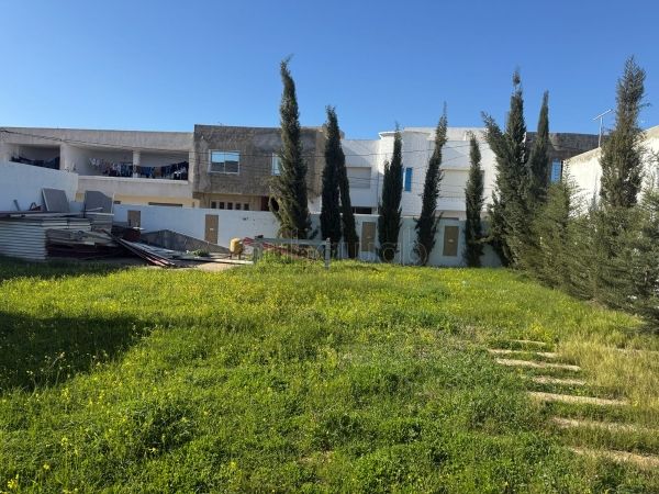 Vente de terrain. Superficie 300 m²