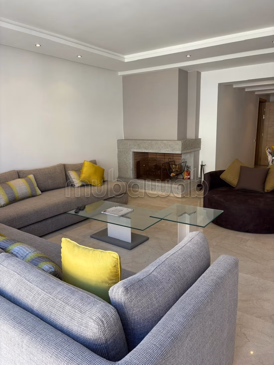 Bel appartement MEUBLÉ à louer TRIANGLE D'OR — 2