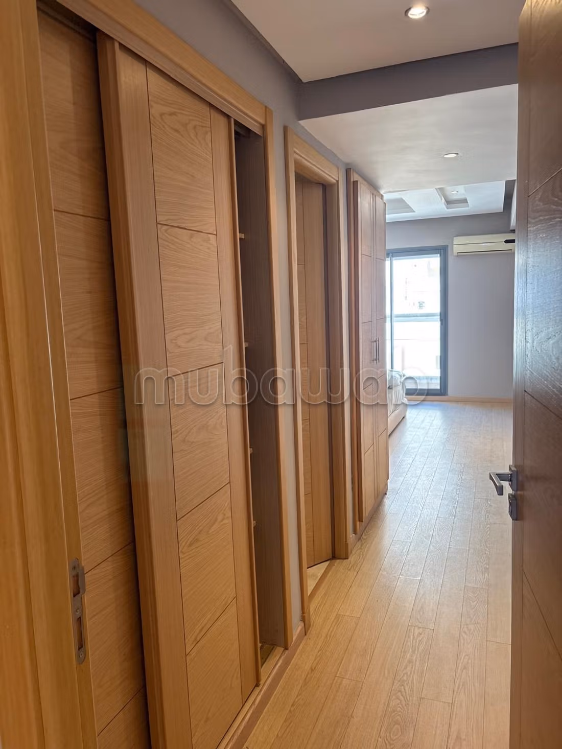 Bel appartement MEUBLÉ à louer TRIANGLE D'OR — 3