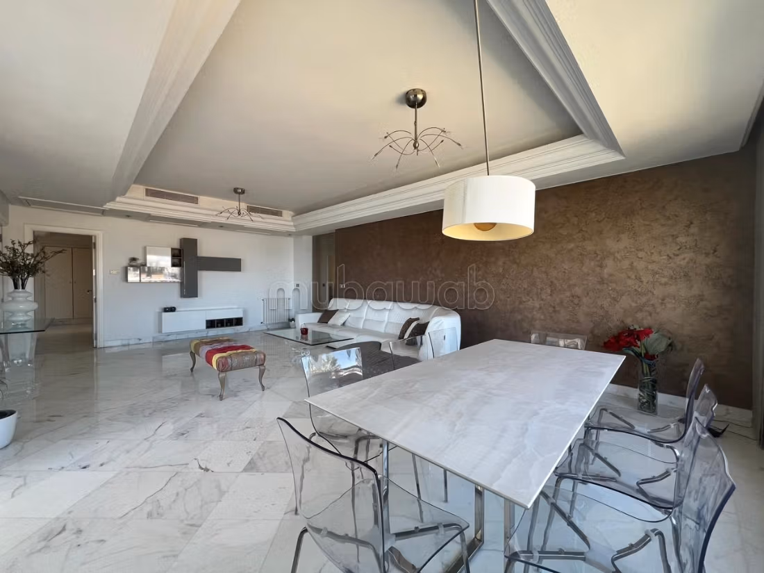 A louer S6 de 250 m² au Lac 1