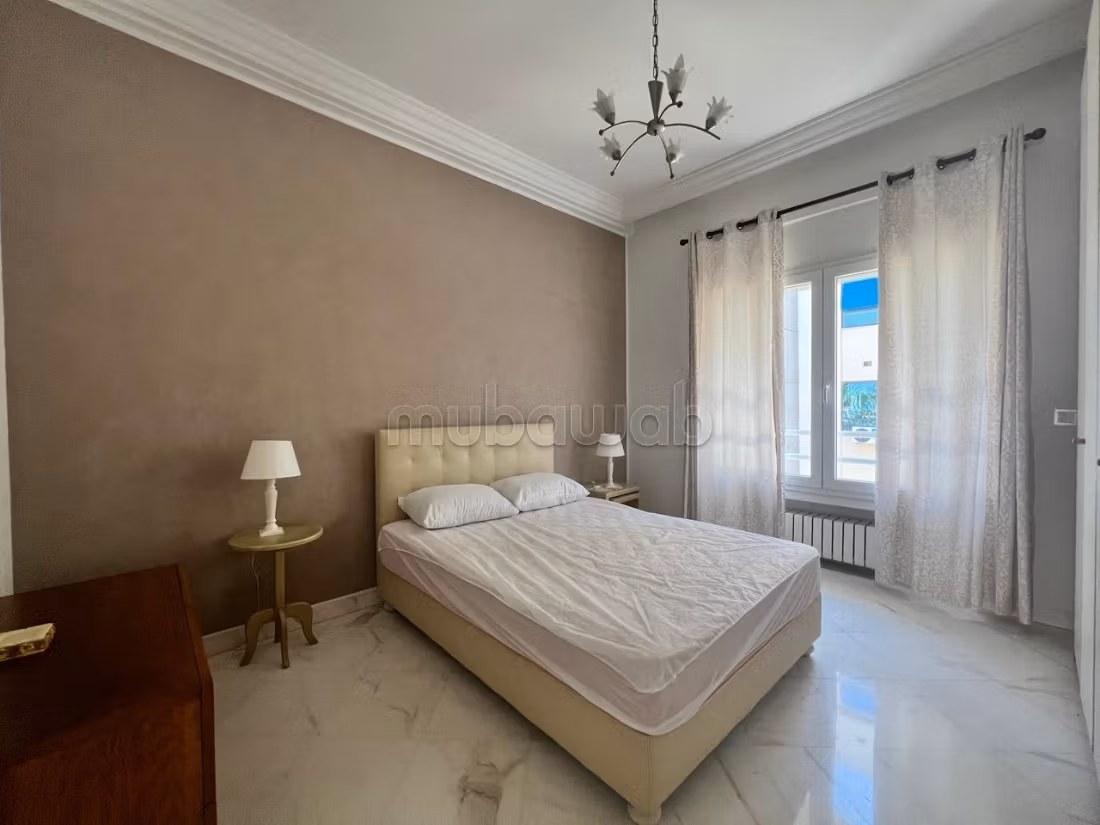 A louer S6 de 250 m² au Lac 1