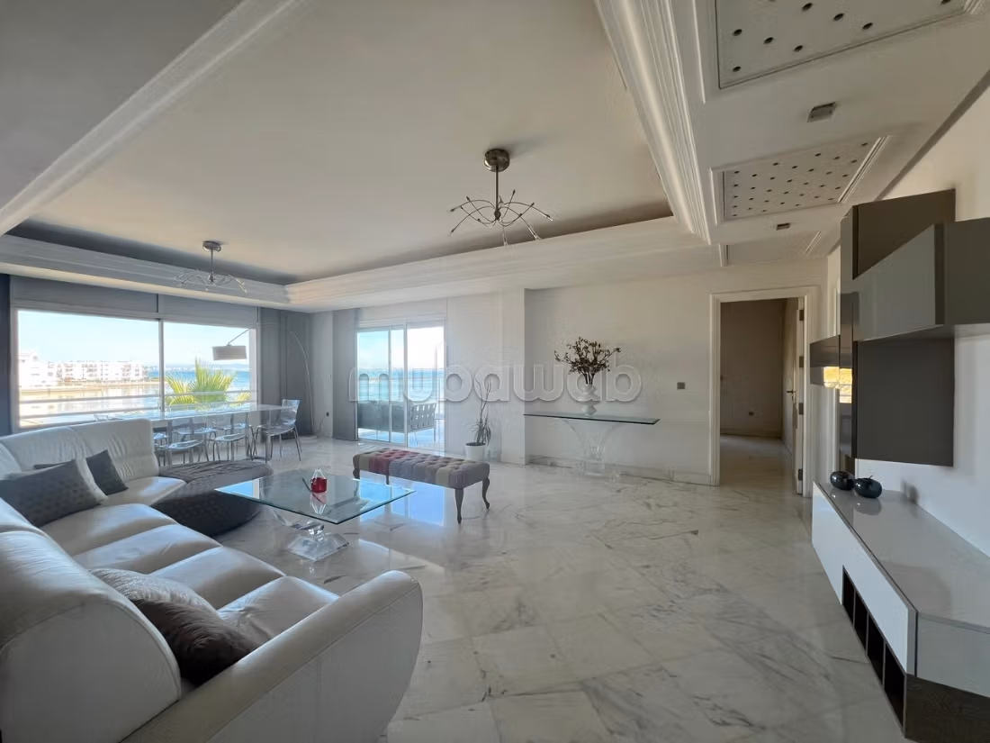 A louer S6 de 250 m² au Lac 1