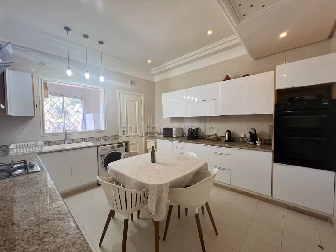 A louer S6 de 250 m² au Lac 1