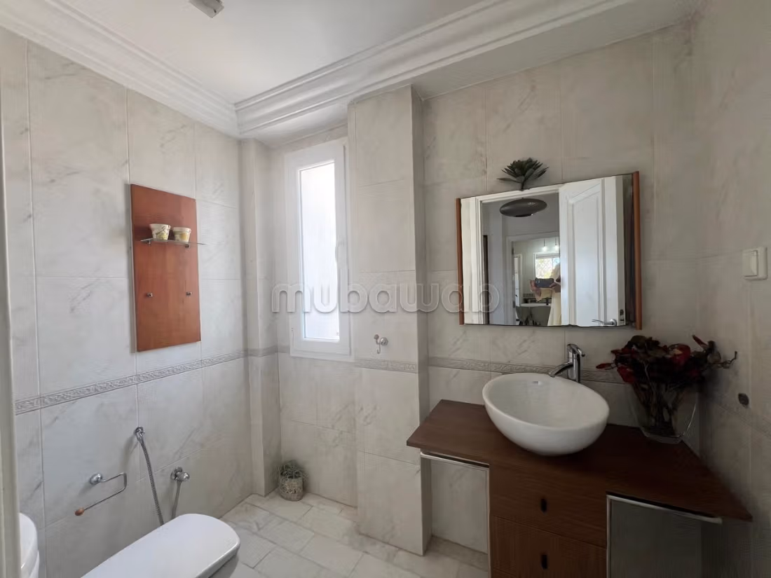 A louer S6 de 250 m² au Lac 1