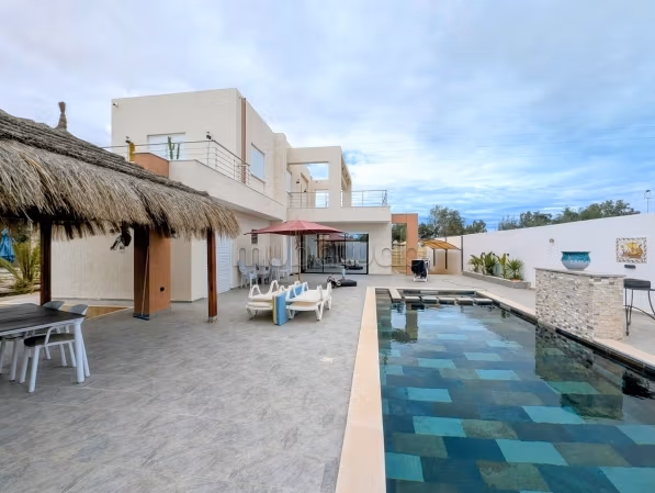 Villa attir