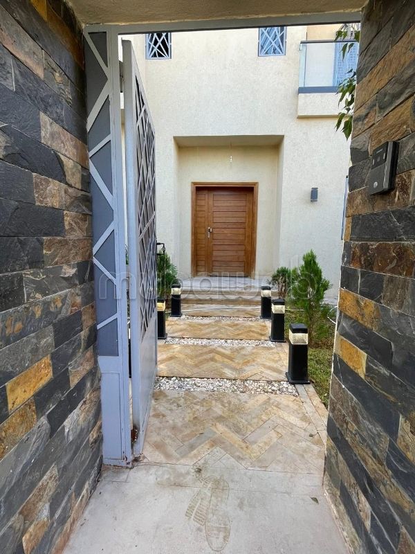 Splendide villa à vendre à Guéliz. 5 pièces. Bien meublé